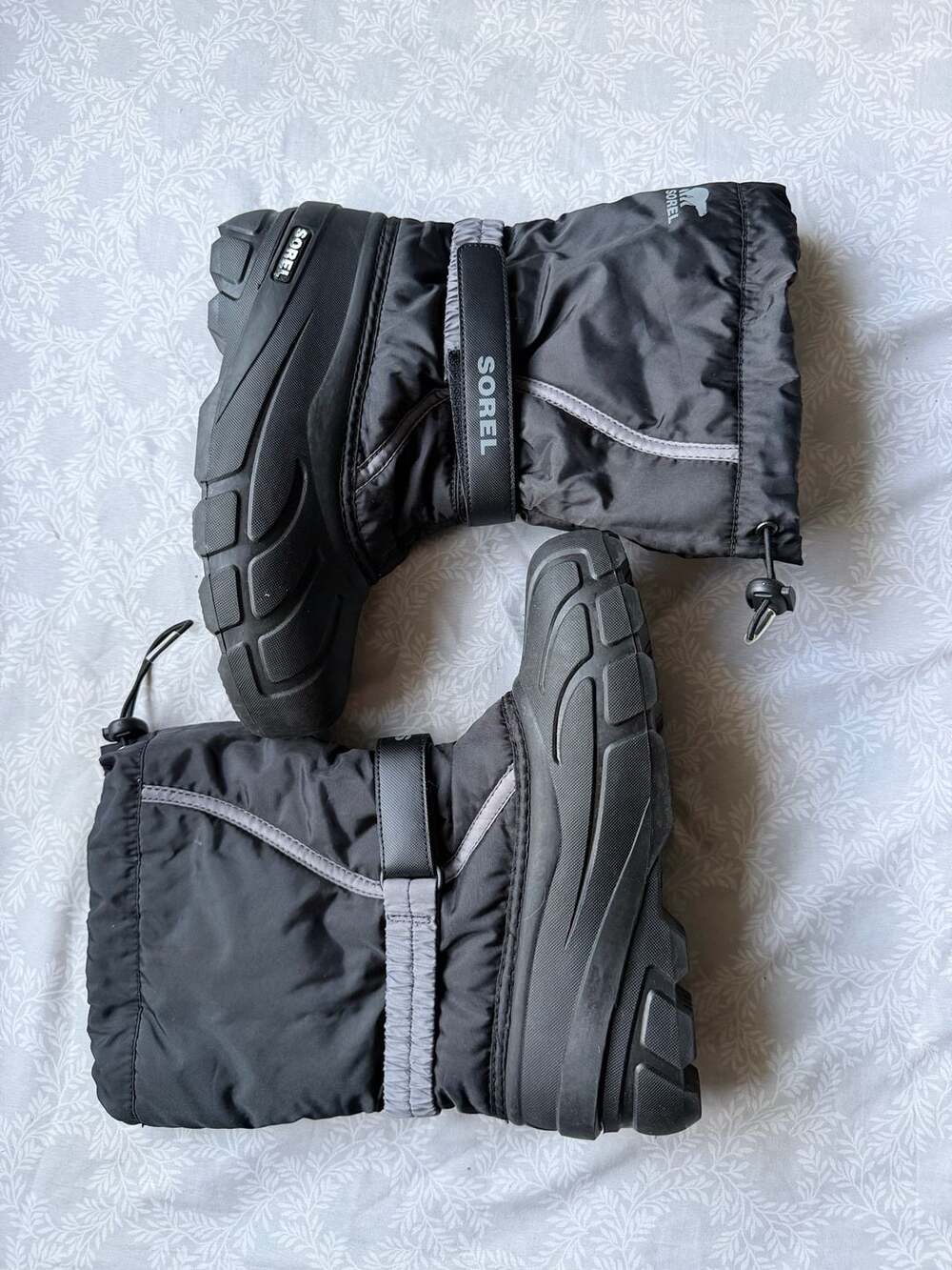 Sorel Youth Flurry Black Winter Snow Boots Size 7 Kids / Fits Women 8.5